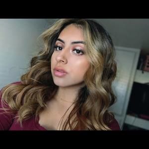 Meet your Posher, Aveniece